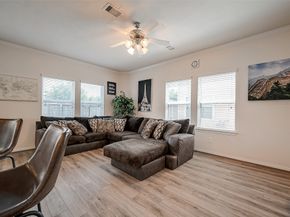 11624 Abloom Way, Houston TX 77066