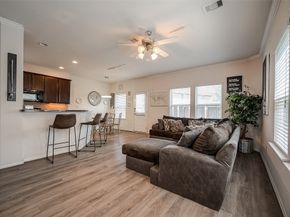 11624 Abloom Way, Houston TX 77066