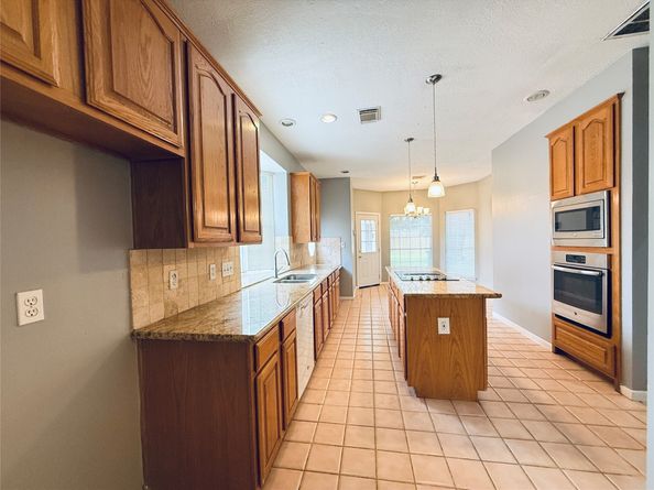 16619 Palisades Point Drive, Houston TX 77059