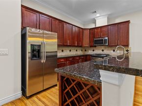 1113 Saint Charles Street, Houston TX 77003
