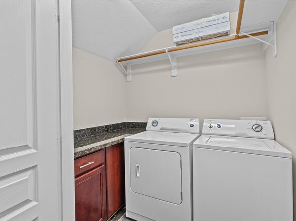 1113 Saint Charles Street, Houston TX 77003