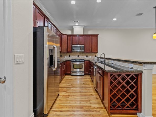 1113 Saint Charles Street, Houston TX 77003