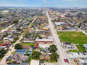 7828 Harrisburg Boulevard, Houston TX 77012