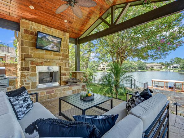 27 Pleasure Cove Drive, The Woodlands TX 77381