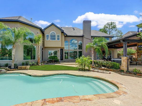 27 Pleasure Cove Drive, The Woodlands TX 77381
