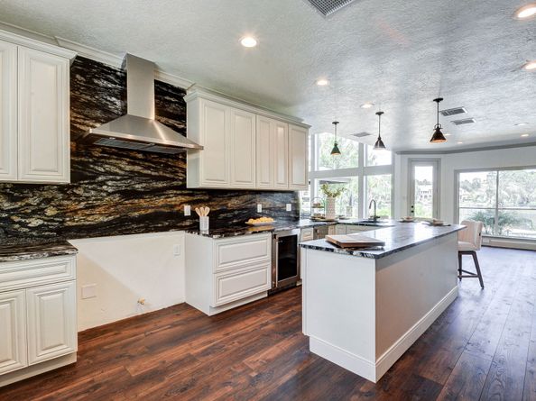 27 Pleasure Cove Drive, The Woodlands TX 77381