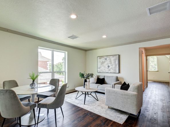 27 Pleasure Cove Drive, The Woodlands TX 77381