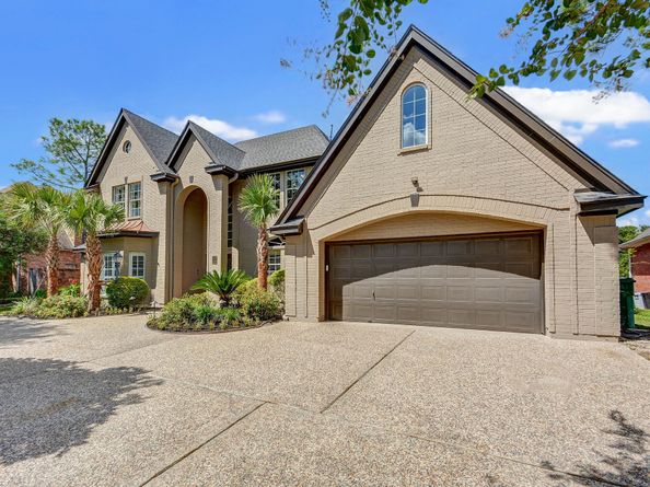27 Pleasure Cove Drive, The Woodlands TX 77381