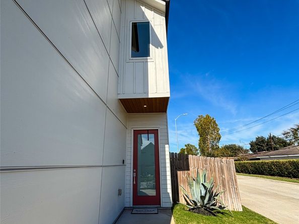 4402 Bora Bora Lane, Houston TX 77045