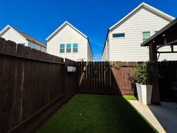 4402 Bora Bora Lane, Houston TX 77045