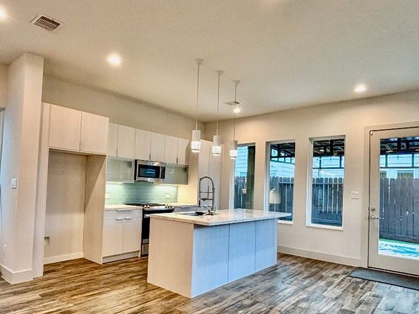 4402 Bora Bora Lane, Houston TX 77045