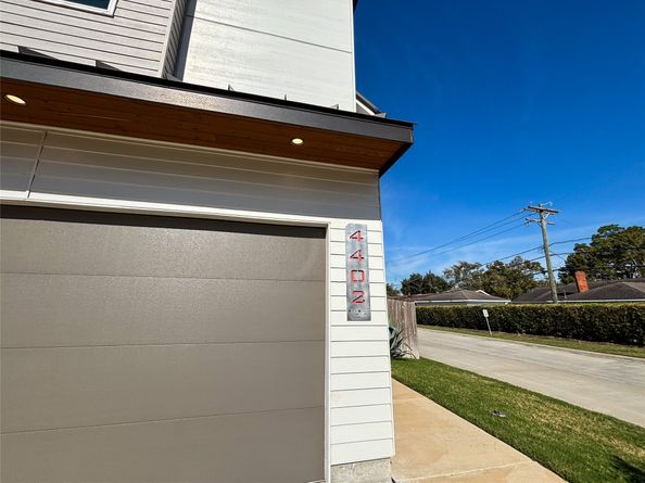 4402 Bora Bora Lane, Houston TX 77045
