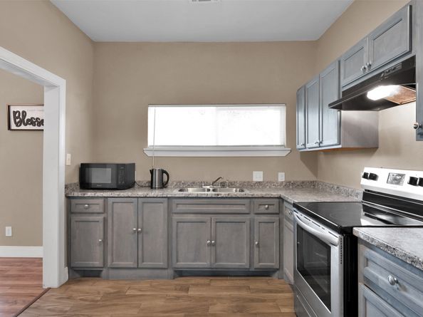 308 E Phillips Street, Conroe TX 77301