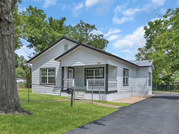 308 E Phillips Street, Conroe TX 77301
