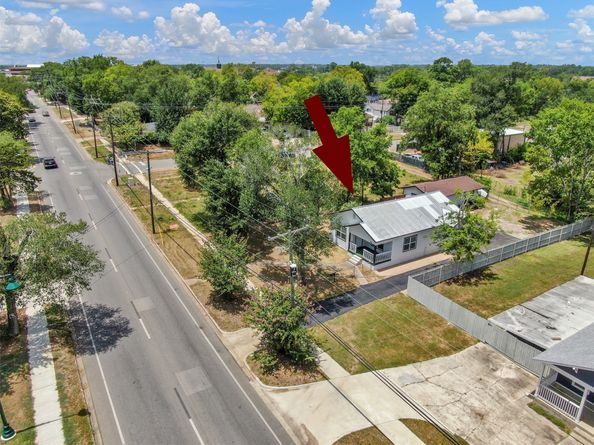 308 E Phillips Street, Conroe TX 77301