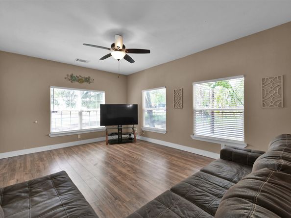 308 E Phillips Street, Conroe TX 77301