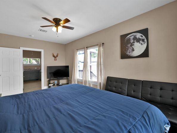 308 E Phillips Street, Conroe TX 77301