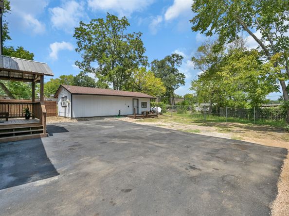 308 E Phillips Street, Conroe TX 77301