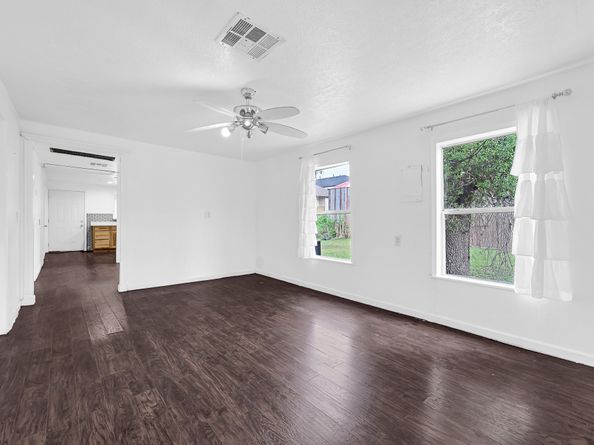 5015 Falls Street, Houston TX 77026