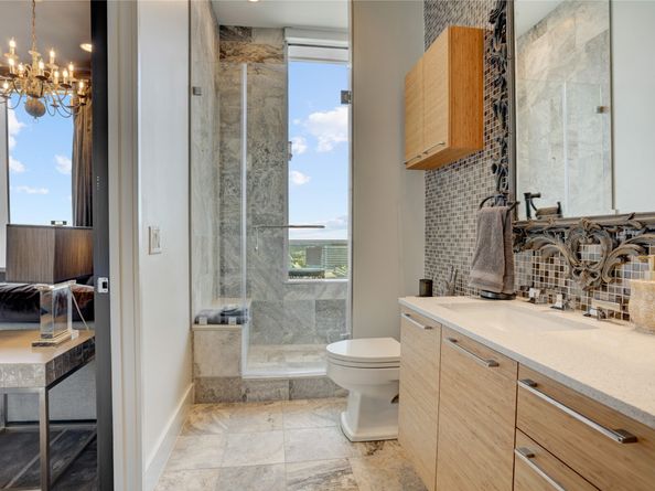 2727 Kirby Drive 19F, Houston TX 77098