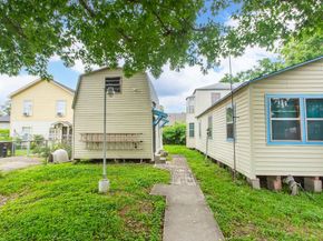 1817 Mcdaniel Street, Houston TX 77093