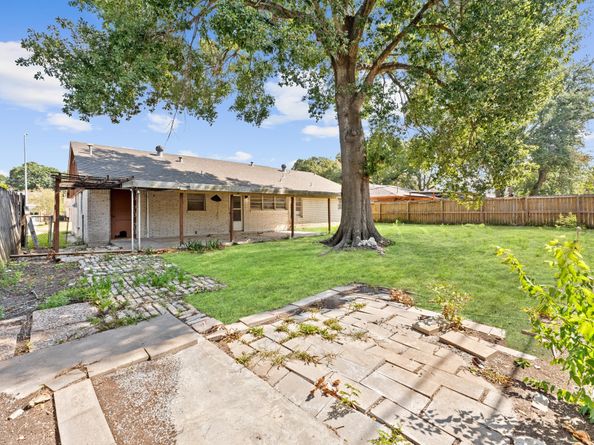 314 Empress Drive, Houston TX 77034