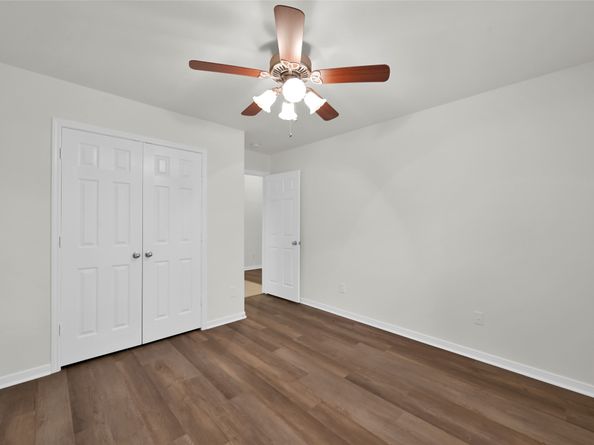 10 Barker Ridge Court, Spring TX 77382