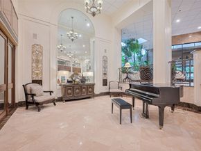 3525 Sage Road 1004, Houston TX 77056