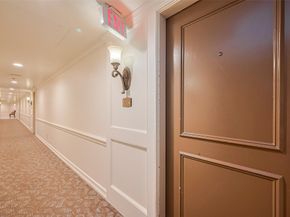 3525 Sage Road 1004, Houston TX 77056