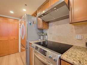 3525 Sage Road 1004, Houston TX 77056