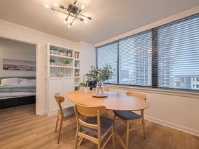 3525 Sage Road 1004, Houston TX 77056