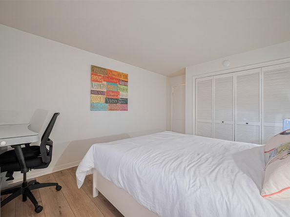 3525 Sage Road 1004, Houston TX 77056