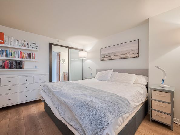 3525 Sage Road 1004, Houston TX 77056