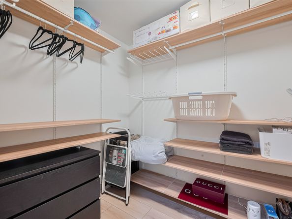 3525 Sage Road 1004, Houston TX 77056