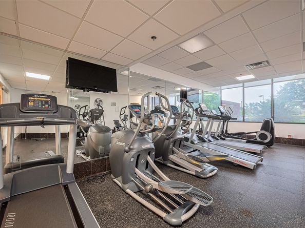 3525 Sage Road 1004, Houston TX 77056