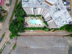 3525 Sage Road 1004, Houston TX 77056