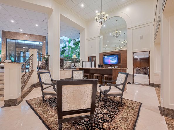 3525 Sage Road 1004, Houston TX 77056