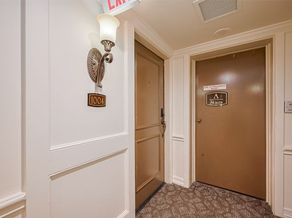 3525 Sage Road 1004, Houston TX 77056