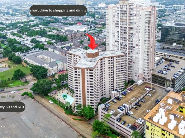 3525 Sage Road 1004, Houston TX 77056