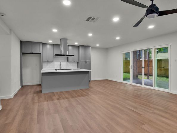 14 Fiddleleaf Court, The Woodlands TX 77381