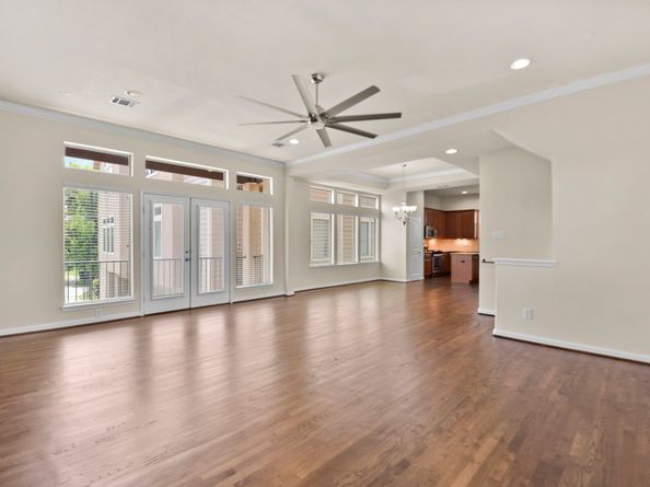 5210 Petty Street C, Houston TX 77007