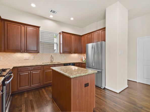 5210 Petty Street C, Houston TX 77007