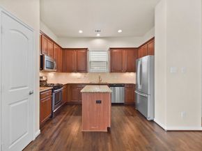 5210 Petty Street C, Houston TX 77007