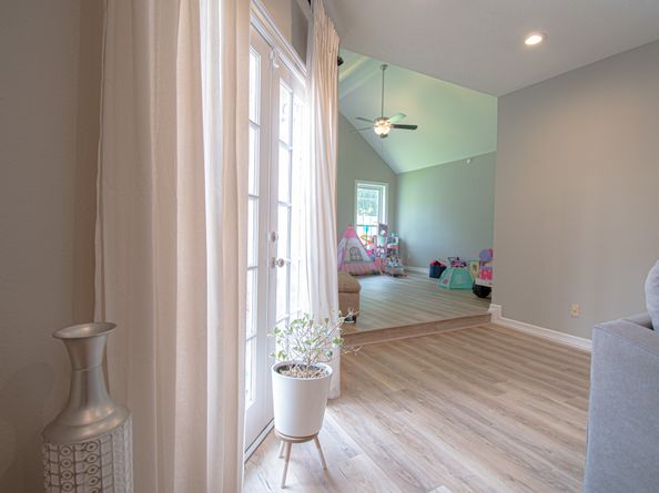 8014 N Circle Drive, Houston TX 77071