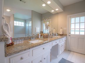 8014 N Circle Drive, Houston TX 77071