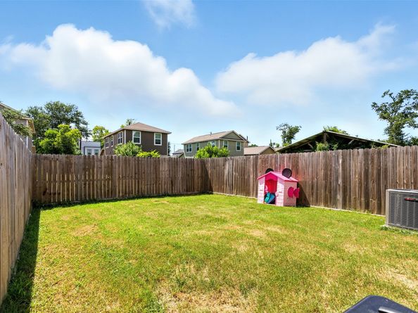 7711 Willow Street, Houston TX 77088