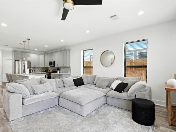7711 Willow Street, Houston TX 77088