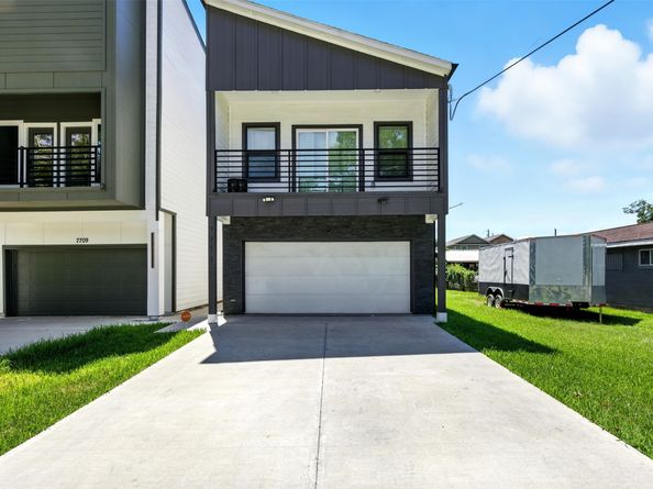 7711 Willow Street, Houston TX 77088
