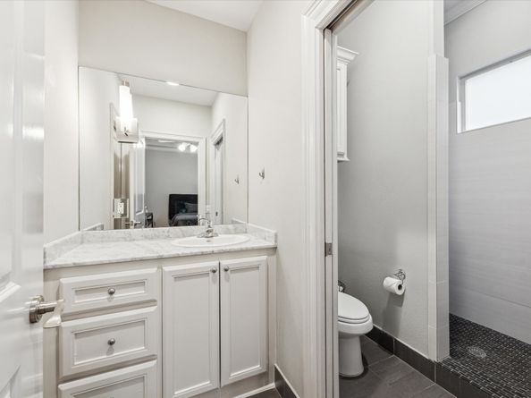 4915 Chenevert Street, Houston TX 77004