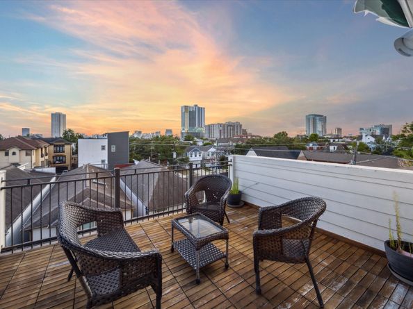 4915 Chenevert Street, Houston TX 77004